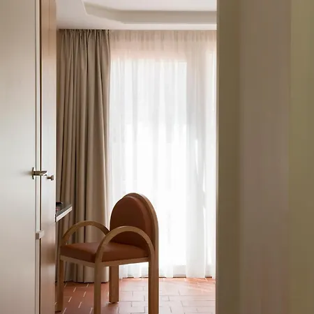 Otel Maison Borreze 5*