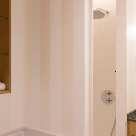 Szálloda Maison Borreze